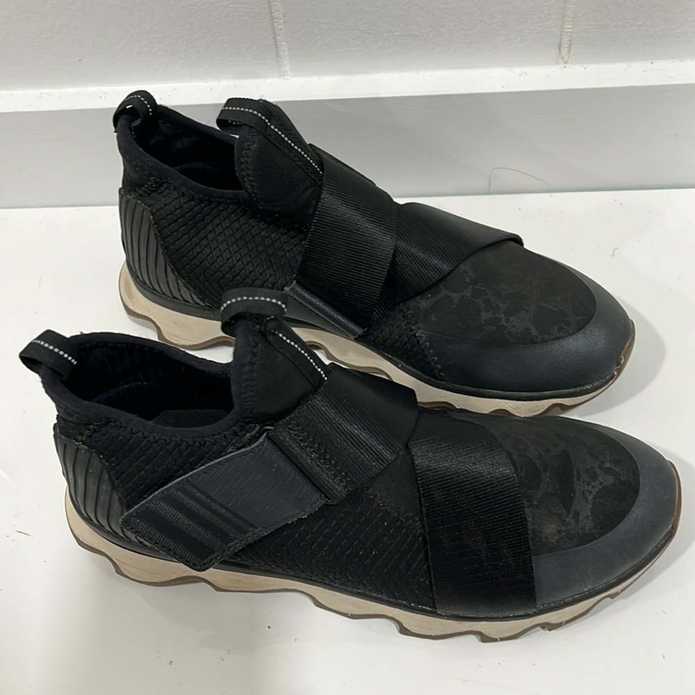 Sorel Kinetic Sneak Athletic Shoes Slip On Black NL3374-010 Womens Size 8